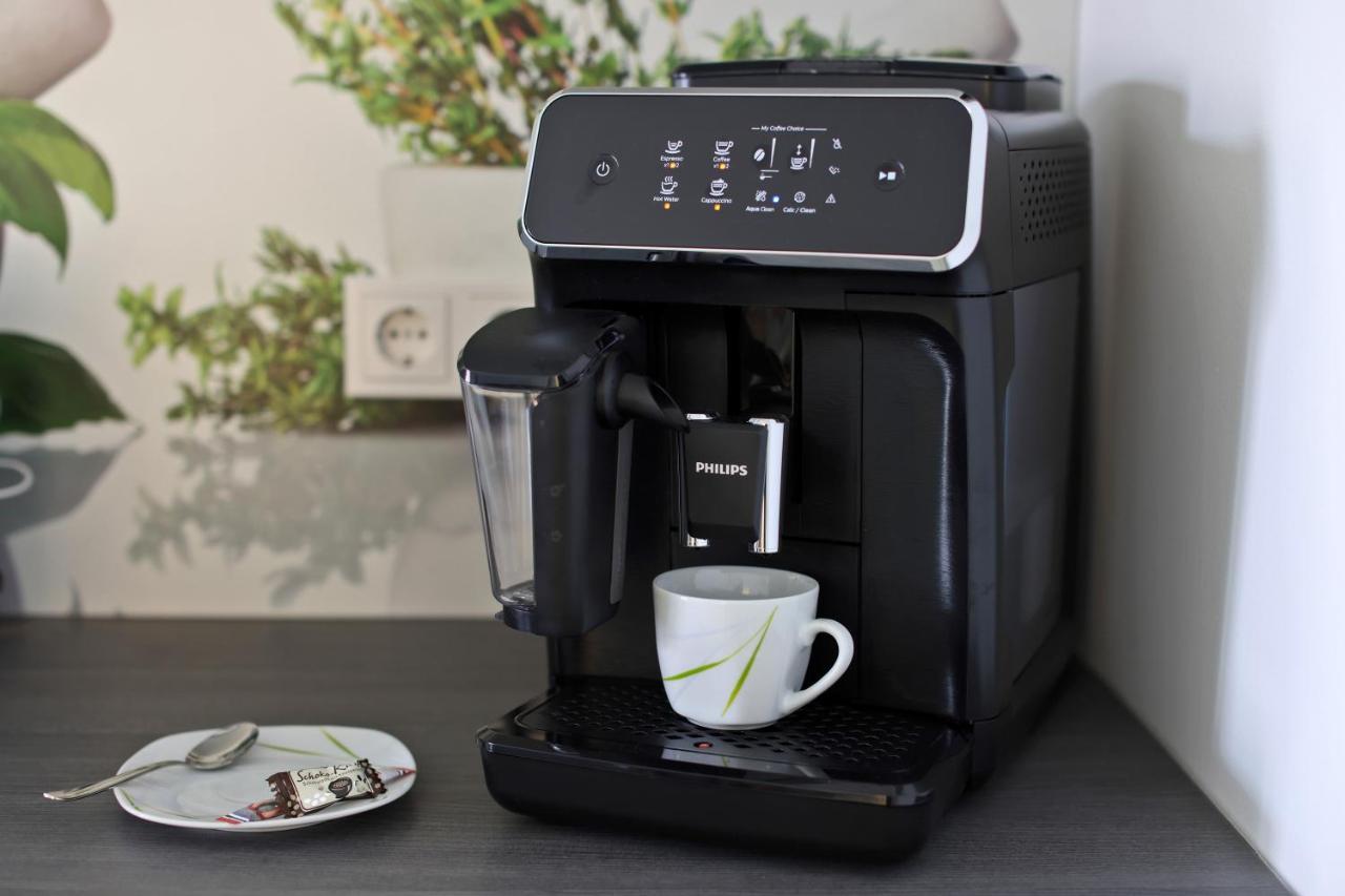 Modern Und Neu, Top Ausstattung Mit Kaffeevollautomat, 2X Netflix-Tv, Lueftungsanlage, Geschirrspueler Wallerfangen Luaran gambar